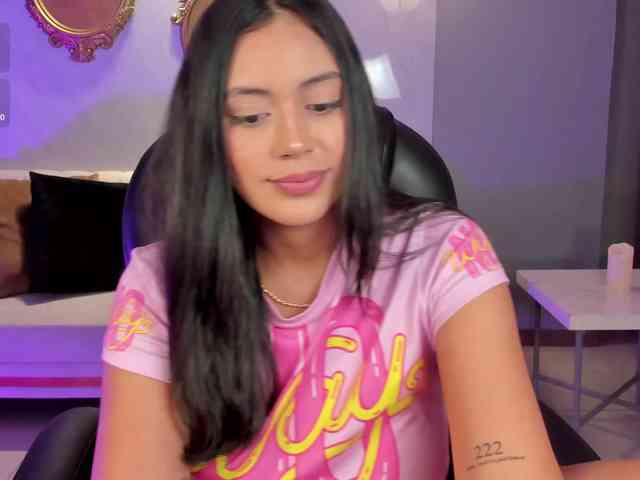 AmbarJames webcam