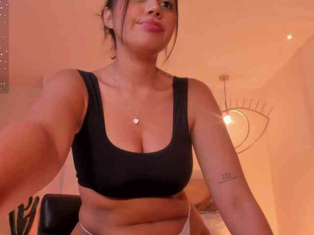 AmbarJames webcam