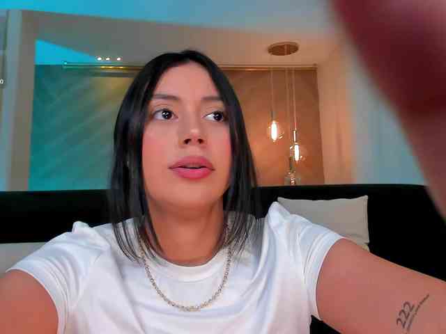 AmbarJames webcam
