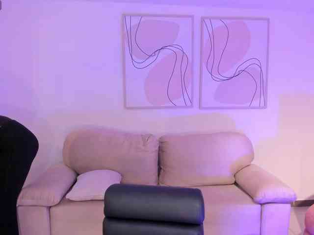 AmbarJames webcam