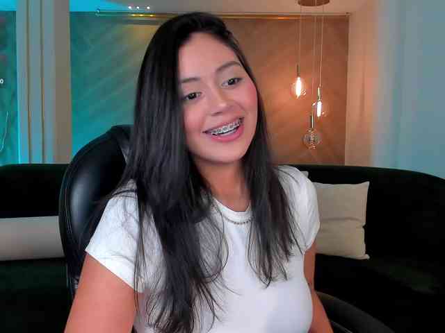 AmbarJames webcam