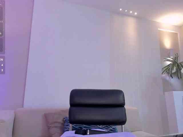 AmbarJames webcam