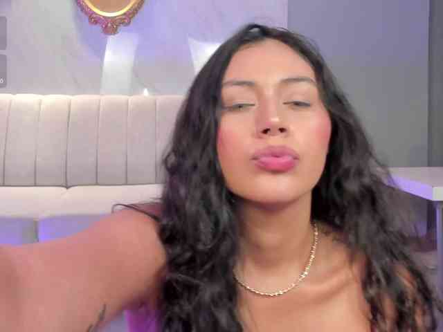 AmbarJames webcam