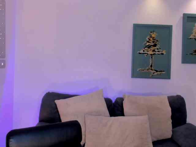 AmbarJames webcam
