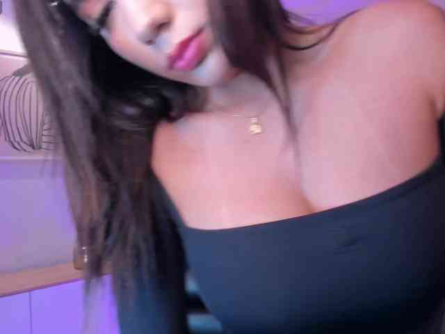 MelodyRoberts Live Webcam on BongaCams