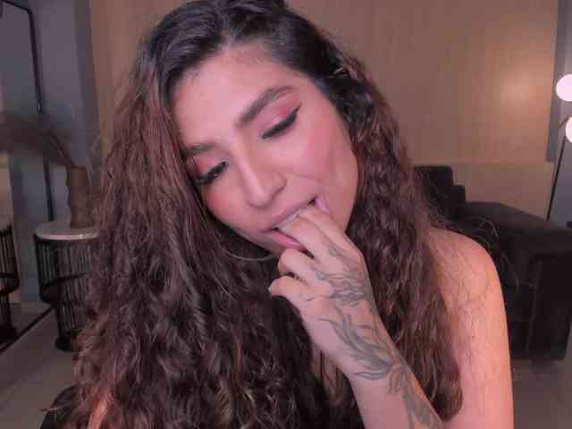 ElizabethDoll webcam