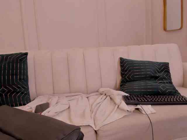 ElizabethDoll webcam