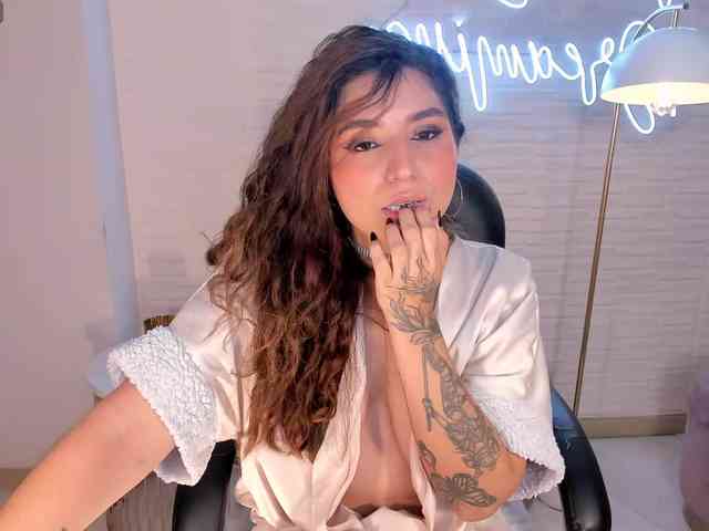 ElizabethDoll webcam