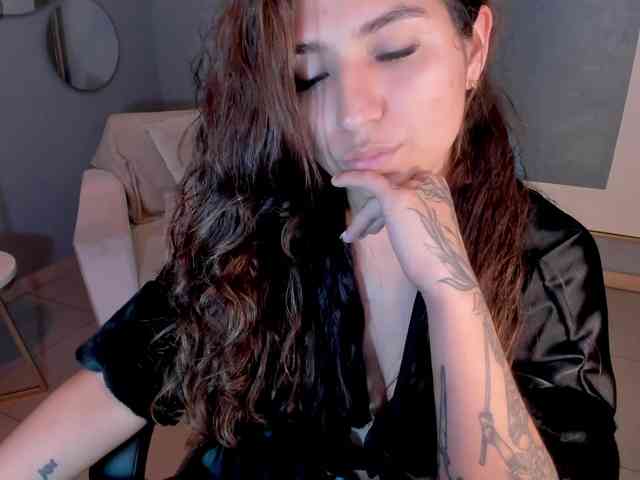 ElizabethDoll webcam