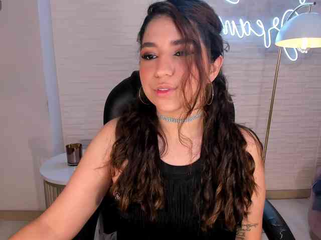 ElizabethDoll webcam