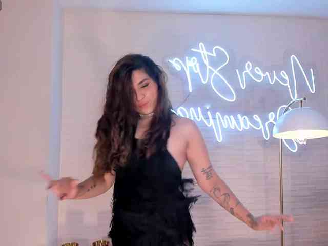 ElizabethDoll webcam