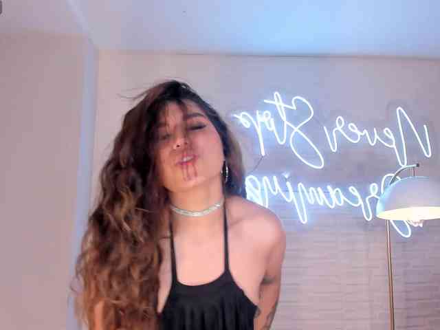 ElizabethDoll webcam