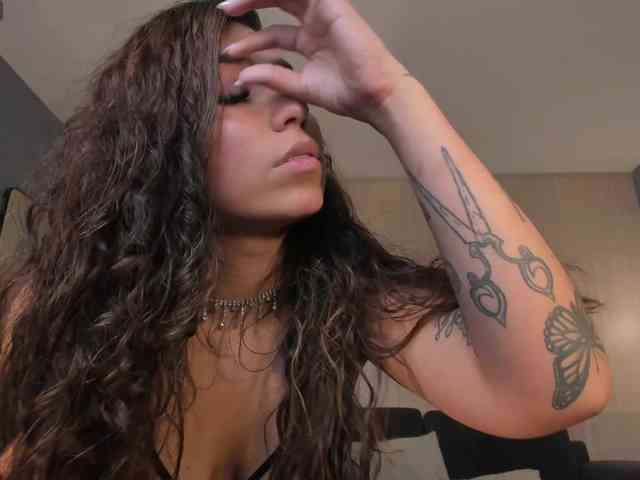 ElizabethDoll webcam