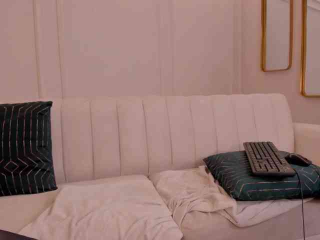 ElizabethDoll webcam