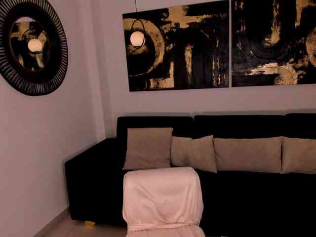 ElizabethDoll webcam