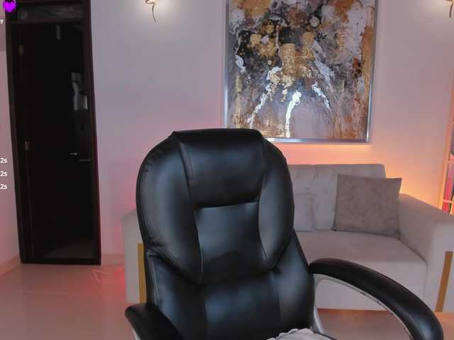 SophieHouston's BongaCams show and profile