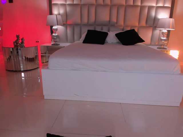 SophieHouston's BongaCams show and profile