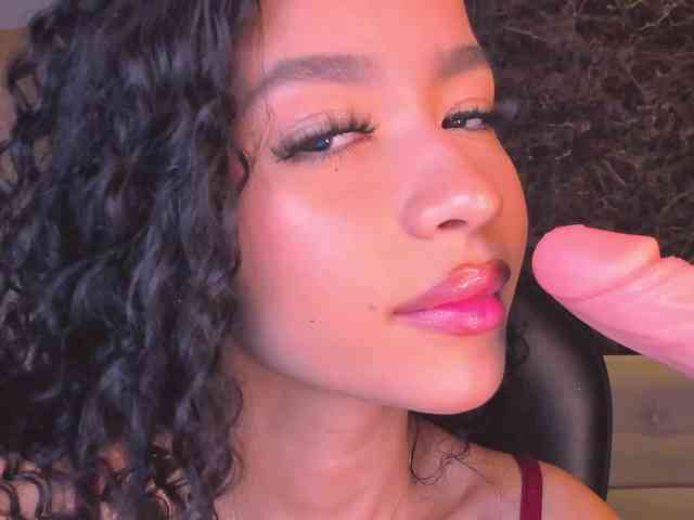 SophieHouston webcam