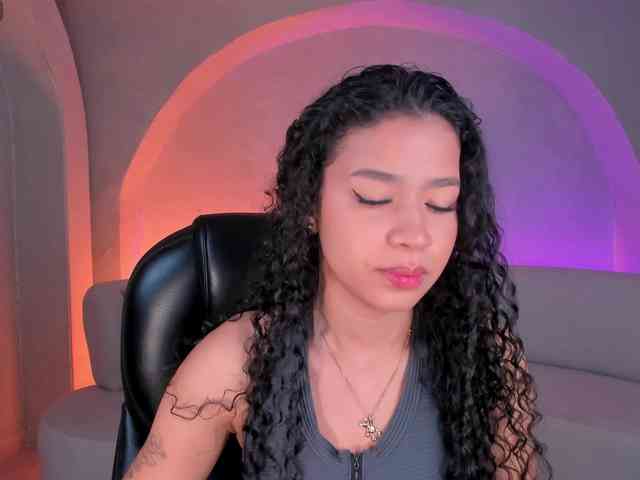 SophieHouston webcam