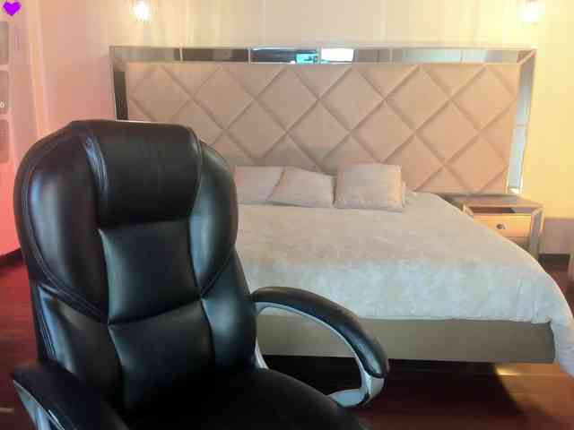 SophieHouston webcam