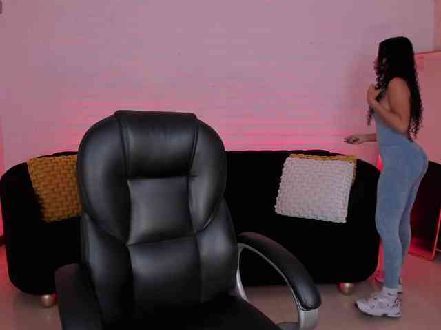 SophieHouston webcam