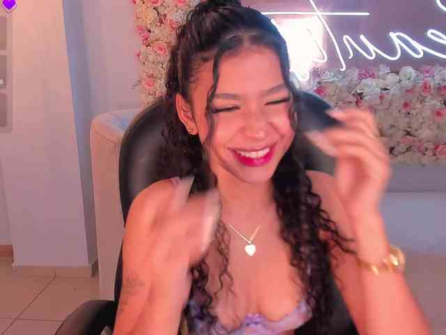 SophieHouston webcam