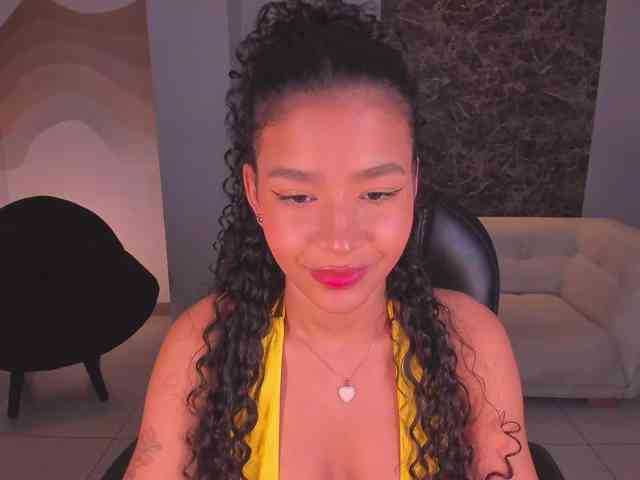 SophieHouston webcam