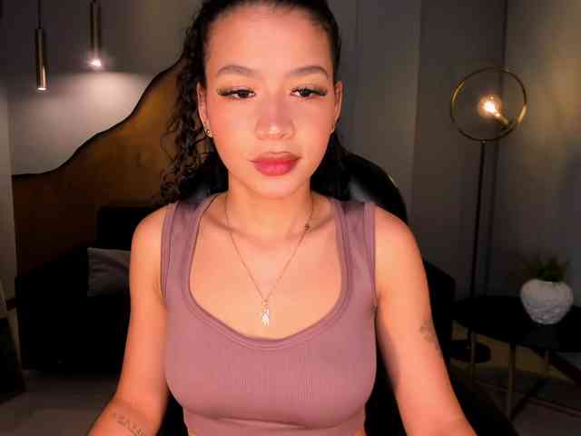 SophieHouston webcam