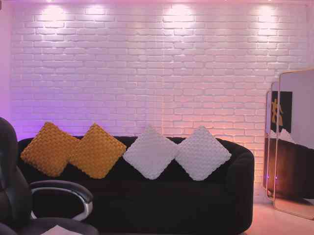 SophieHouston webcam