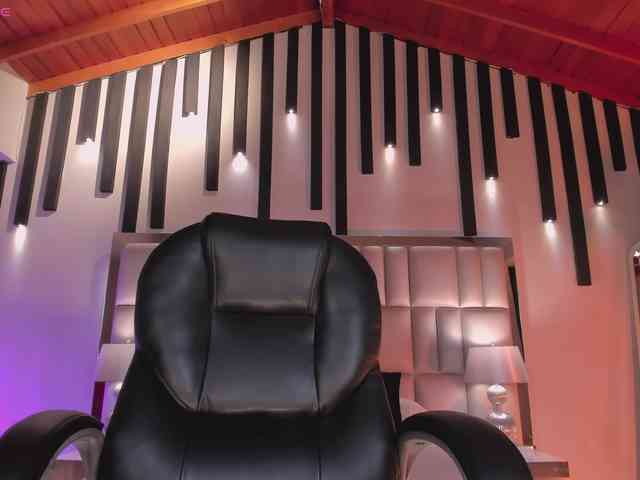 SophieHouston webcam