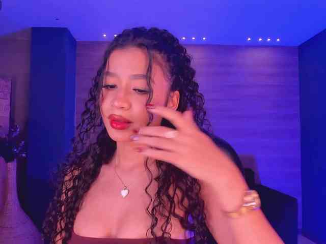 SophieHouston webcam