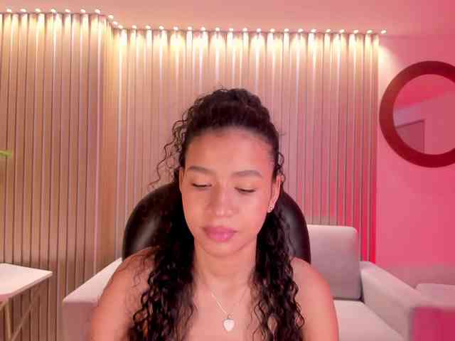 SophieHouston webcam