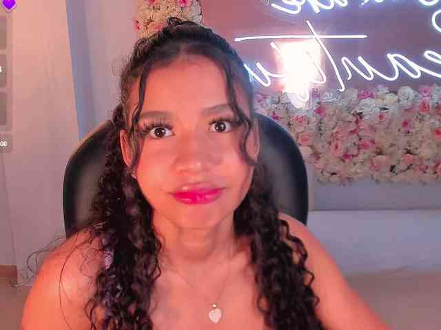 SophieHouston webcam