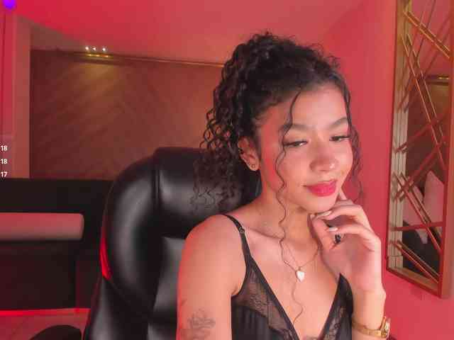 SophieHouston webcam
