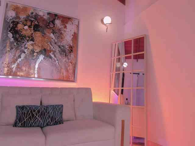 SophieHouston webcam