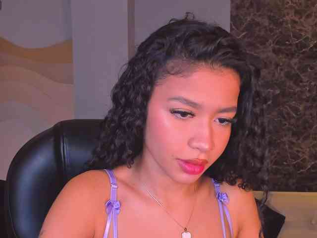 SophieHouston webcam