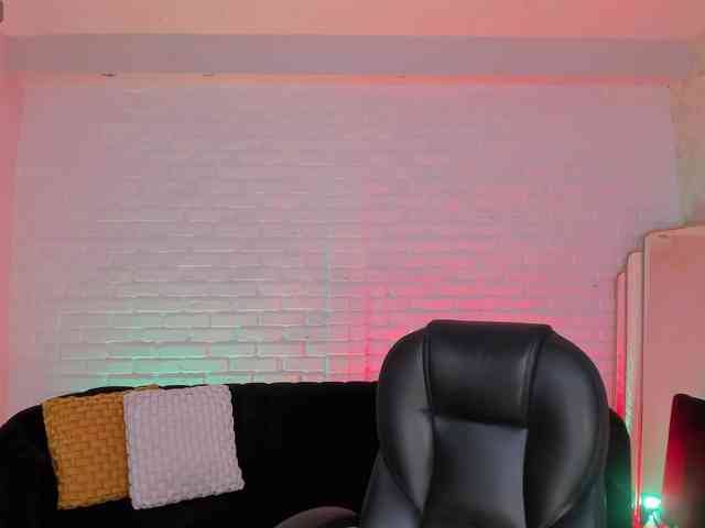 SophieHouston webcam