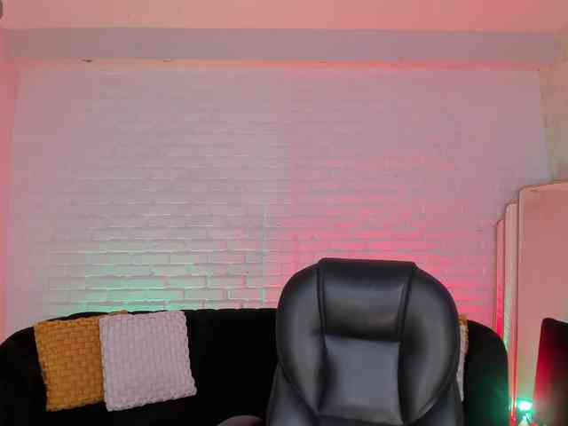 SophieHouston webcam
