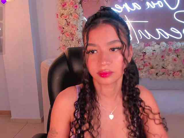 SophieHouston webcam