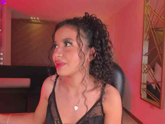 SophieHouston webcam