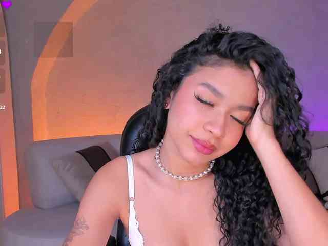 SophieHouston webcam
