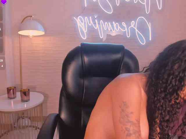 SophieHouston webcam