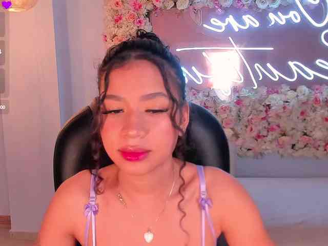 SophieHouston webcam