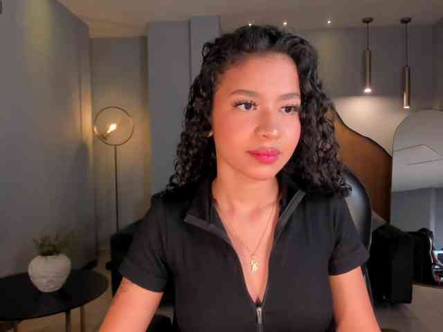 SophieHouston webcam