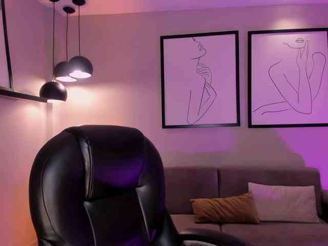 SophieHouston webcam
