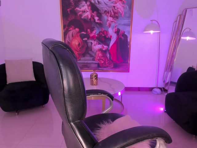 MilaLawrence's BongaCams show and profile