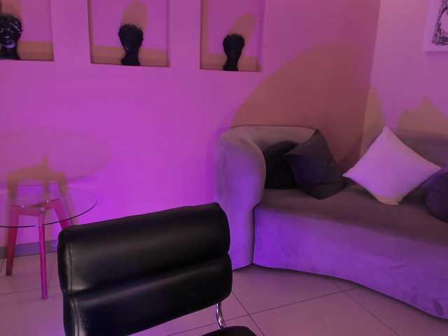 MilaLawrence's BongaCams show and profile