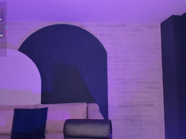 MilaLawrence live cam profile