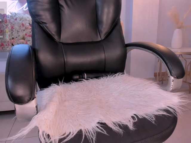 MilaLawrence's BongaCams show and profile