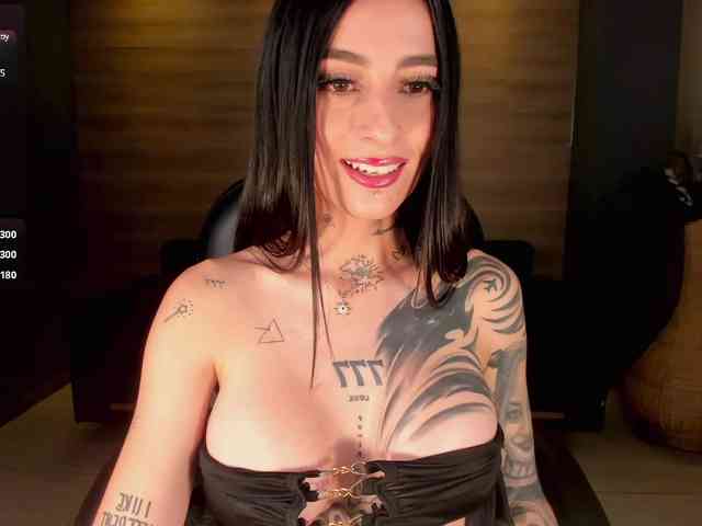 MilaLawrence webcam